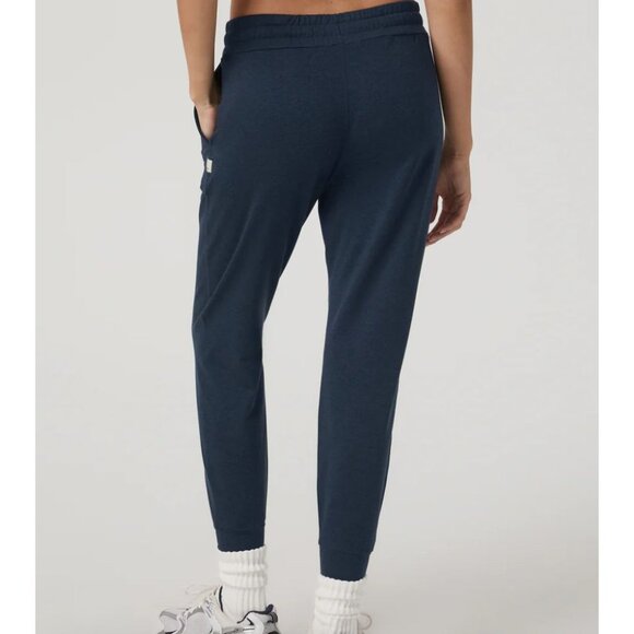 Vuori Performance Joggers in Midnight Heather Navy Size XS - Picture 2 of 7